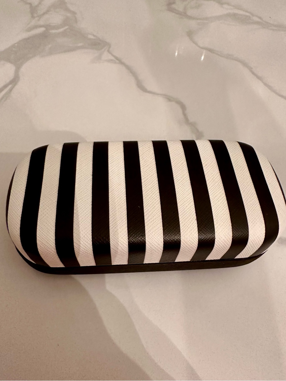 Henri Bendel New York Centennial Stripe Hard Eyeglass Sunglasses Case - Picture 2 of 3